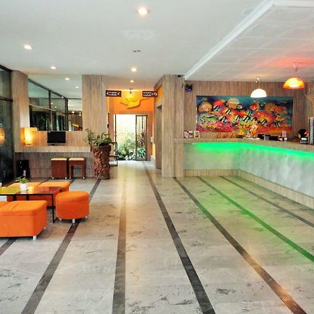 Hotel La Moon At Phuket - Sha Extra Plus Exterior foto