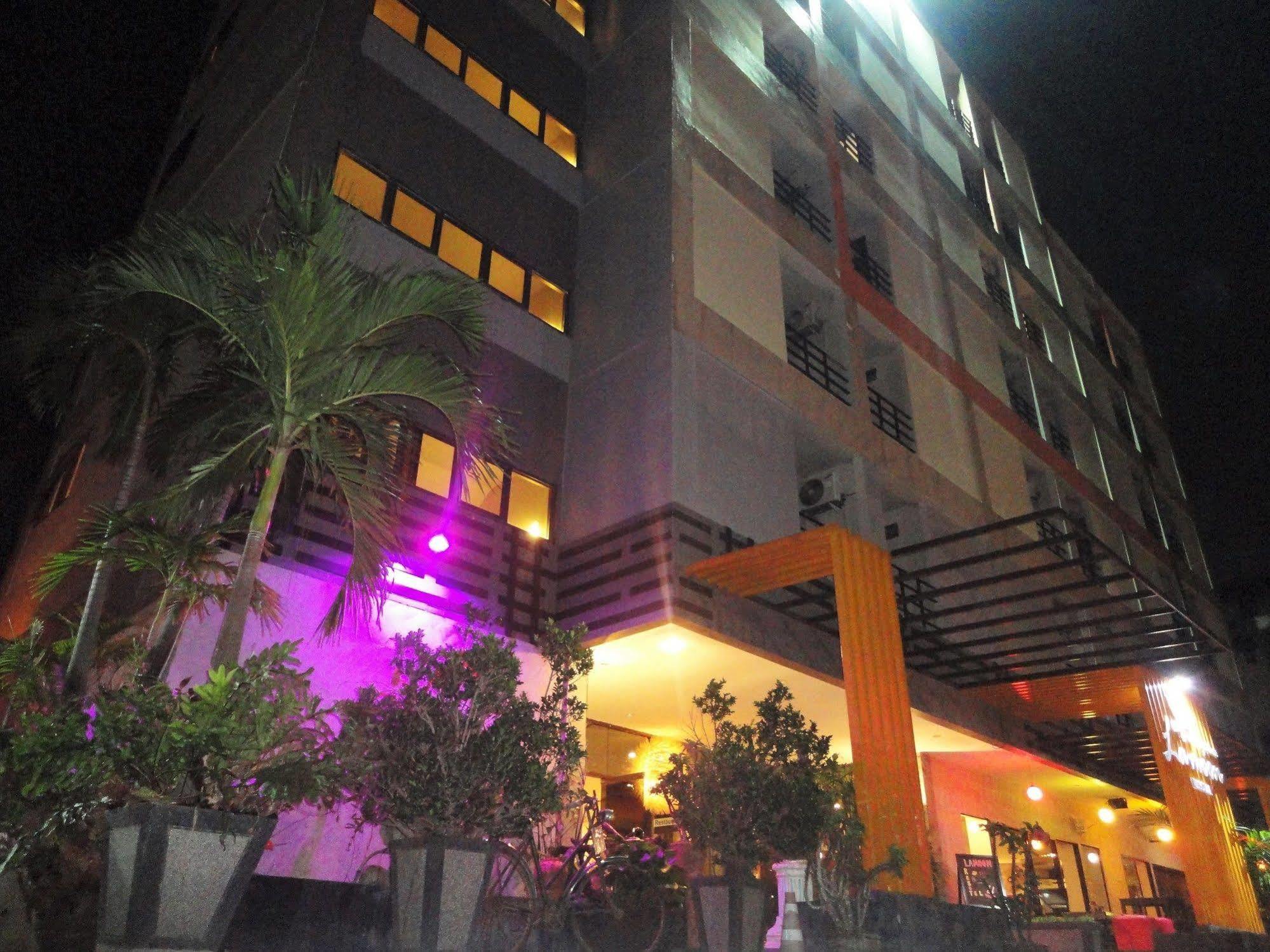 Hotel La Moon At Phuket - Sha Extra Plus Exterior foto